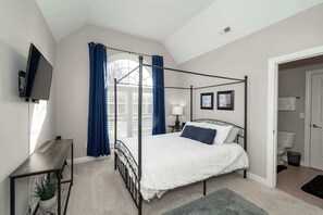 Rumah, Beberapa Tempat Tidur, akses ke kolam renang, pemandangan kebun | 5 kamar tidur dan didekorasi berbeda-beda