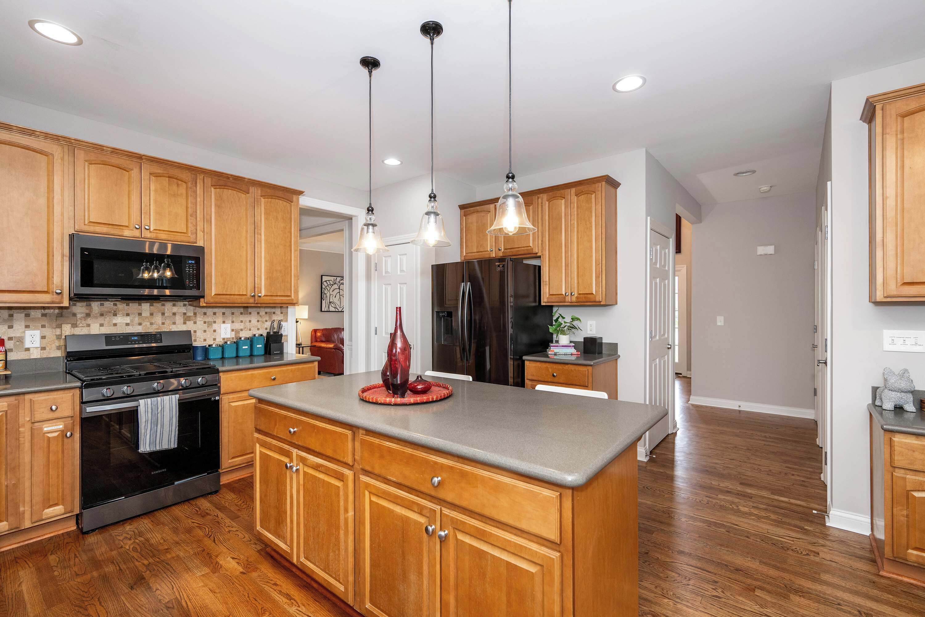 House, Multiple Beds, Pool Access, Garden View | Private kitchen | Fridge, microwave, oven, stovetop