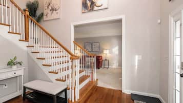 House, Multiple Beds, Pool Access, Garden View | Interior