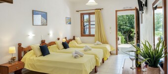 Apartment 'Studios Asterias 4' with Shared Terrace, Wi-Fi and Air Conditioning