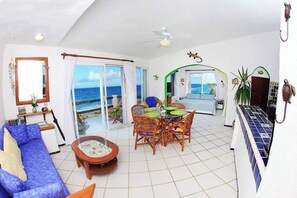 Een strijkplank/strijkijzer, gratis wifi, beddengoed