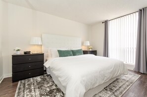 1 bedroom, iron/ironing board, WiFi, bed sheets - Prime Location 1 bedroom with Balcony & Pool (West Hollywood)