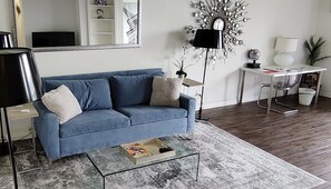 Living area - Prime Location 1 bedroom with Balcony & Pool (West Hollywood)