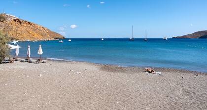 Apartment 'Studios Asterias 3' with Shared Terrace, Wi-Fi and Air Conditioning