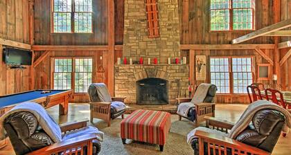 Bear's Eye View' - Mountain Retreat w/ Hot Tub!