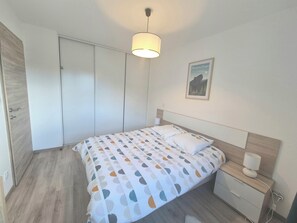2 Schlafzimmer, Reisekinderbett, WLAN
