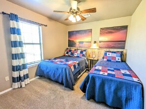 2 habitaciones, escritorio, wifi gratis y ropa de cama
