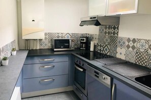 Geladeira, fogão, cooktop, lava-louças