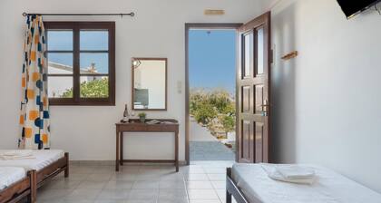 Studio Apartment 'Frantzis 2' with Sea View, Wi-Fi and Air Conditioning