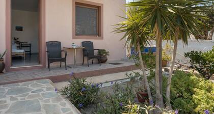 Studio Apartment 'Frantzis 2' with Sea View, Wi-Fi and Air Conditioning