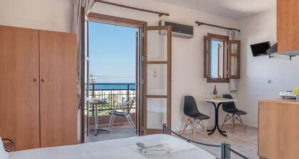 Einzimmerapartment 'Frantzis 5' mit Meerblick, WLAN und Klimaanlage