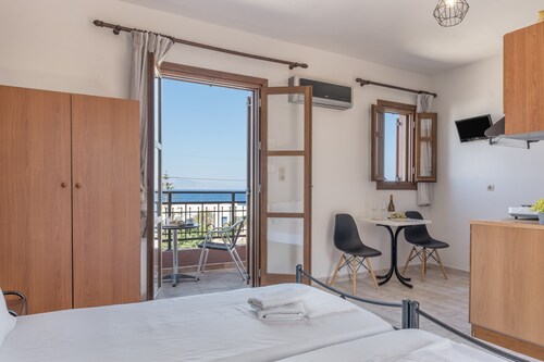 Studio 'Frantzis 5' avec vue sur la mer, Wi-Fi et climatisation