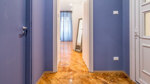 City kamer | Lakens van Egyptisch katoen, luxe beddengoed, een bureau
