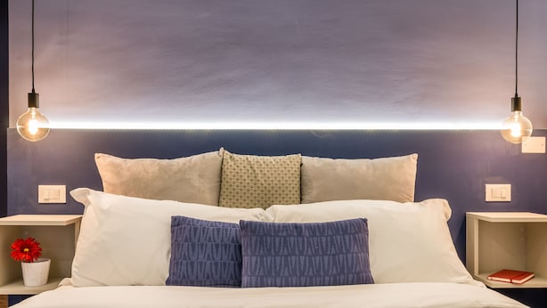 City kamer | Lakens van Egyptisch katoen, luxe beddengoed, een bureau