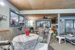 Outdoor dining - Spacious Brandon Home: 10 Mi to Downtown Tampa! (Brandon)