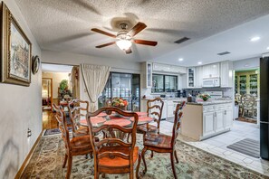 Dining - Spacious Brandon Home: 10 Mi to Downtown Tampa! (Brandon)