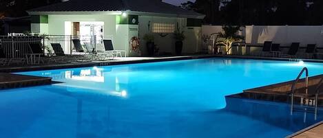 Piscina externa, piscina aquecida