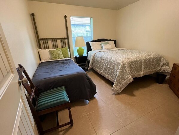 2 bedrooms, iron/ironing board, WiFi, bed sheets