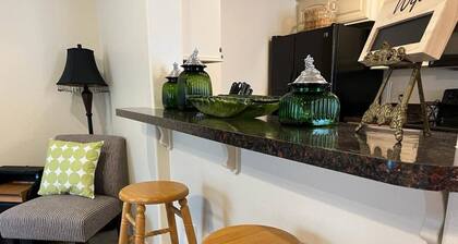 A Duplex "Emerald" nearby Hospitals, TJC, Nurses, Work Crews