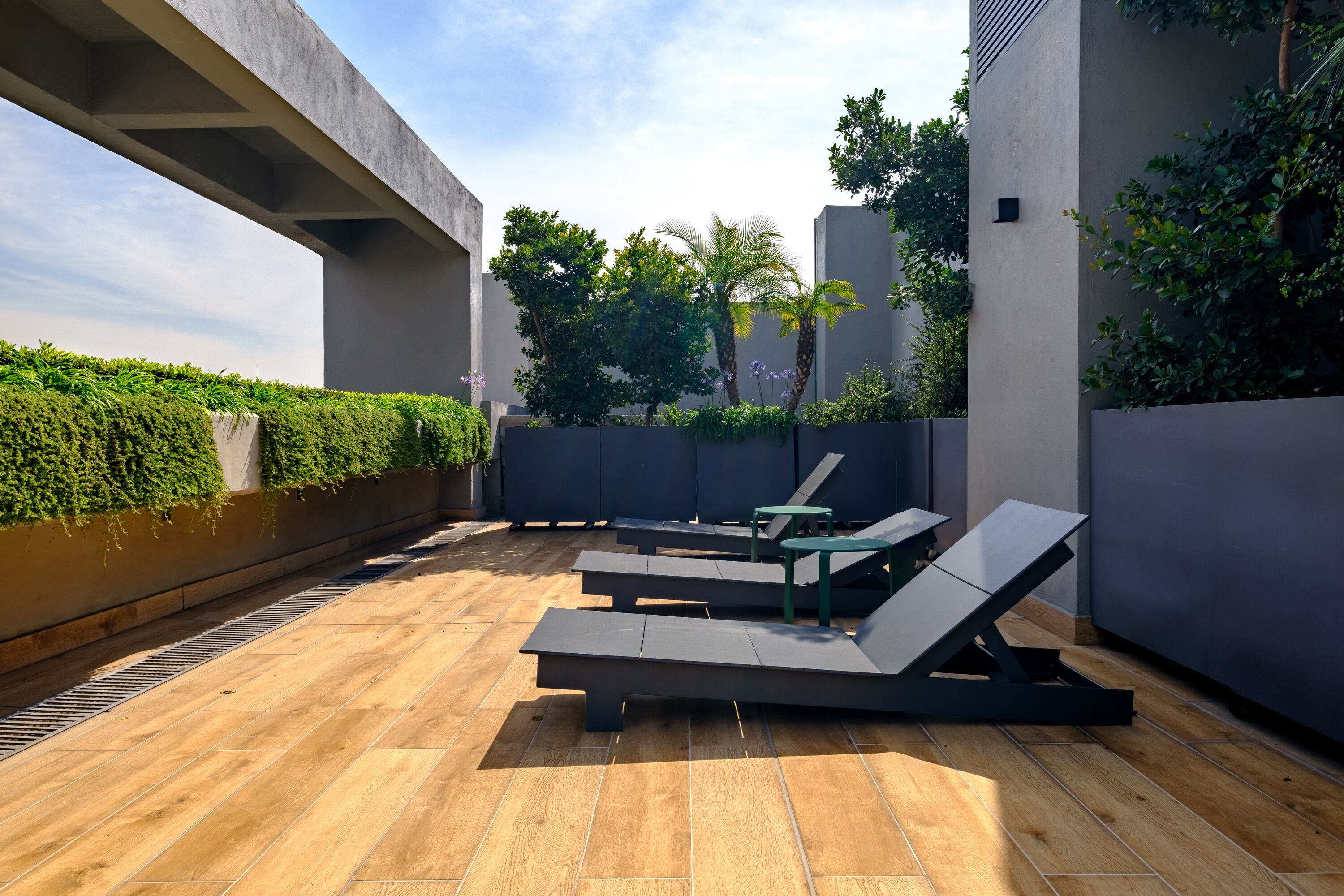 شرفة على السطح