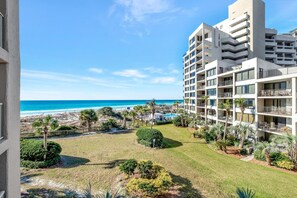 Exterior - Sunset Bliss: 3rd-Floor Studio Retreat with Gulf Views at Sandestin Golf and Beach Resort! (Miramar Beach)