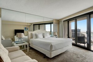 1 bedroom, Internet, bed sheets - Sky-High Serenity: 15th-Floor Studio Retreat with Unobstructed Gulf Views at Sandestin Golf and Beach Resort! (Miramar Beach)