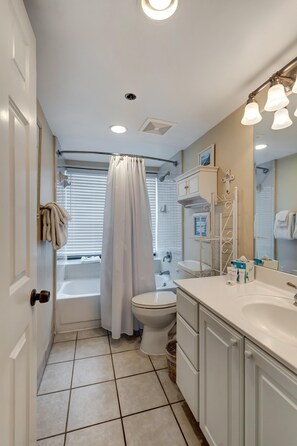 Hair dryer, towels - Sky-High Serenity: 15th-Floor Studio Retreat with Unobstructed Gulf Views at Sandestin Golf and Beach Resort! (Miramar Beach)