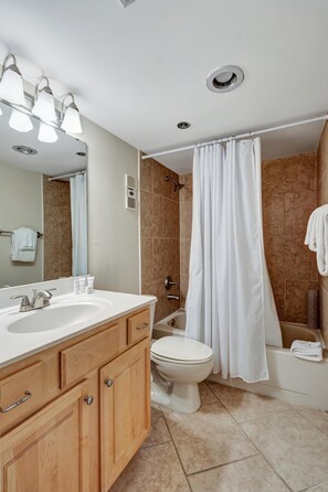 ヘアドライヤー、タオル