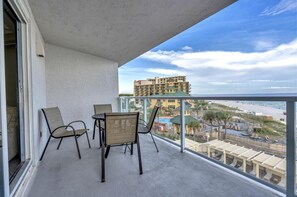 Outdoor dining - "Beachfront Bliss: 5th-Floor 2-Bedroom Gem in Beachside Two with Gulf Views!" at Sandestin Golf and Beach Resort! (Miramar Beach)
