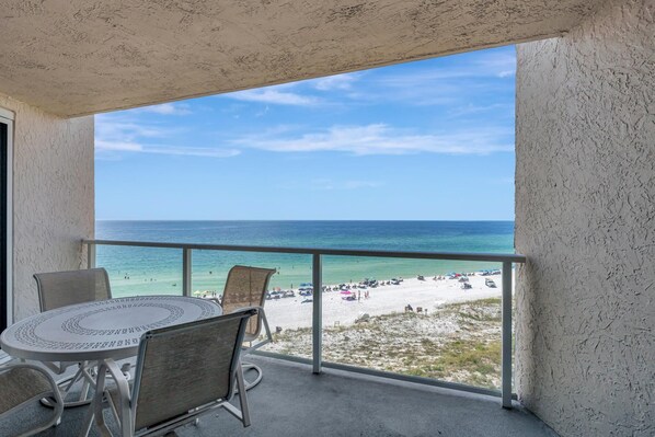 Outdoor dining - "Spectacular Sunsets Await: West-Facing 7th-Floor 2-Bedroom Condo in Beachside Two!" at Sandestin Golf and Beach Resort! (Miramar Beach)