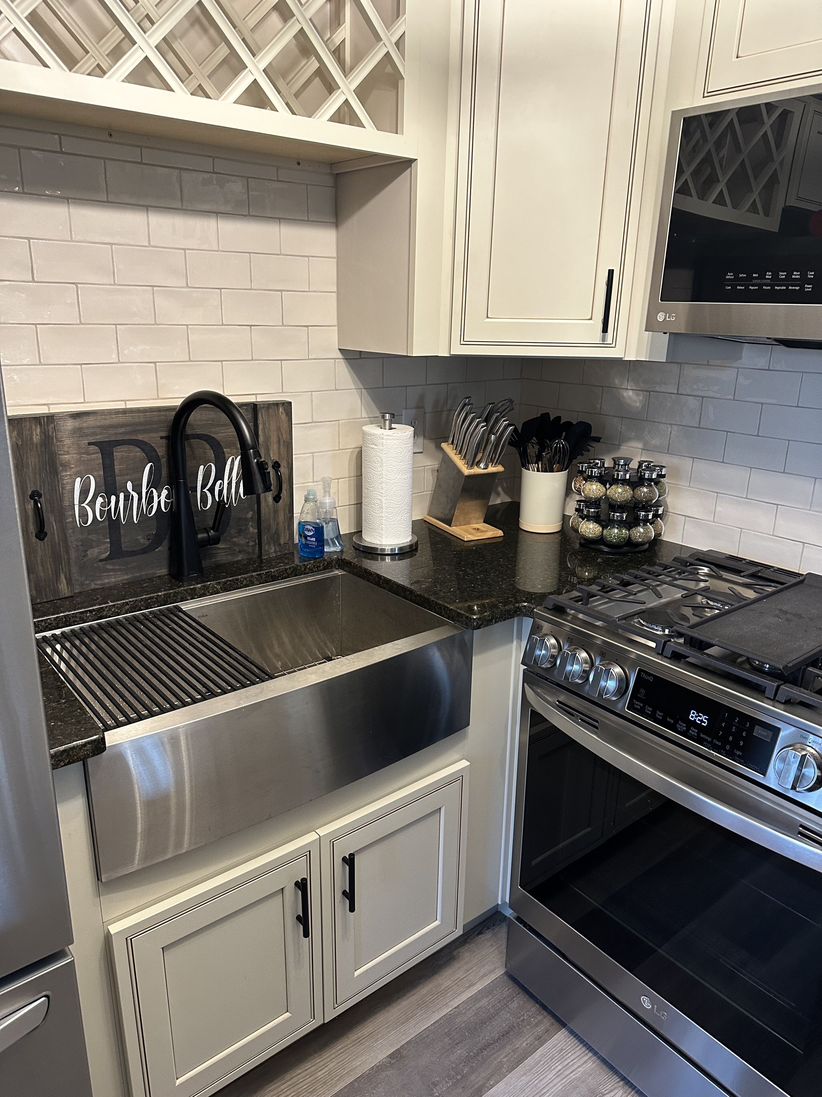 雪櫃、微波爐、焗爐、爐具