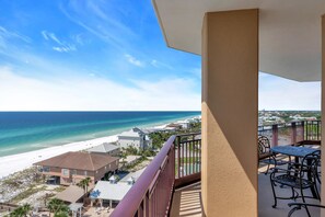 Outdoor dining - "Sunset Splendor: West-Facing 3-Bed, 3-Bath Oasis on the 9th Floor at Westwinds" at Sandestin Golf and Beach Resort! (Miramar Beach)