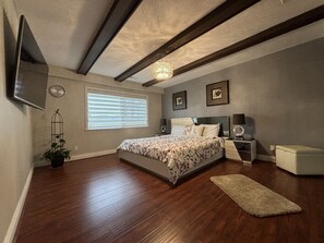 5 habitaciones, tabla de planchar con plancha, wifi y ropa de cama 