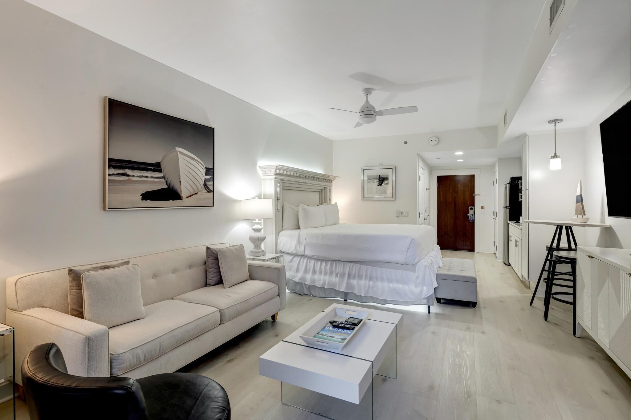 Ground-Floor Oasis: Studio with Balcony, King Bed, Kitchenette, Steps from Lagoon-Style Pool at Sandestin Golf and Beach Resort!