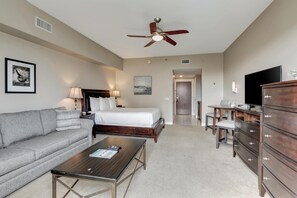 1 habitación, acceso a internet y ropa de cama