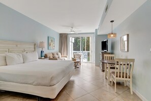 1 bedroom, WiFi, bed sheets - Prime Corner Studio Retreat: Bay & Pool Views, King Bed, Sleeper Sofa at Sandestin Golf and Beach Resort! (Miramar Beach)