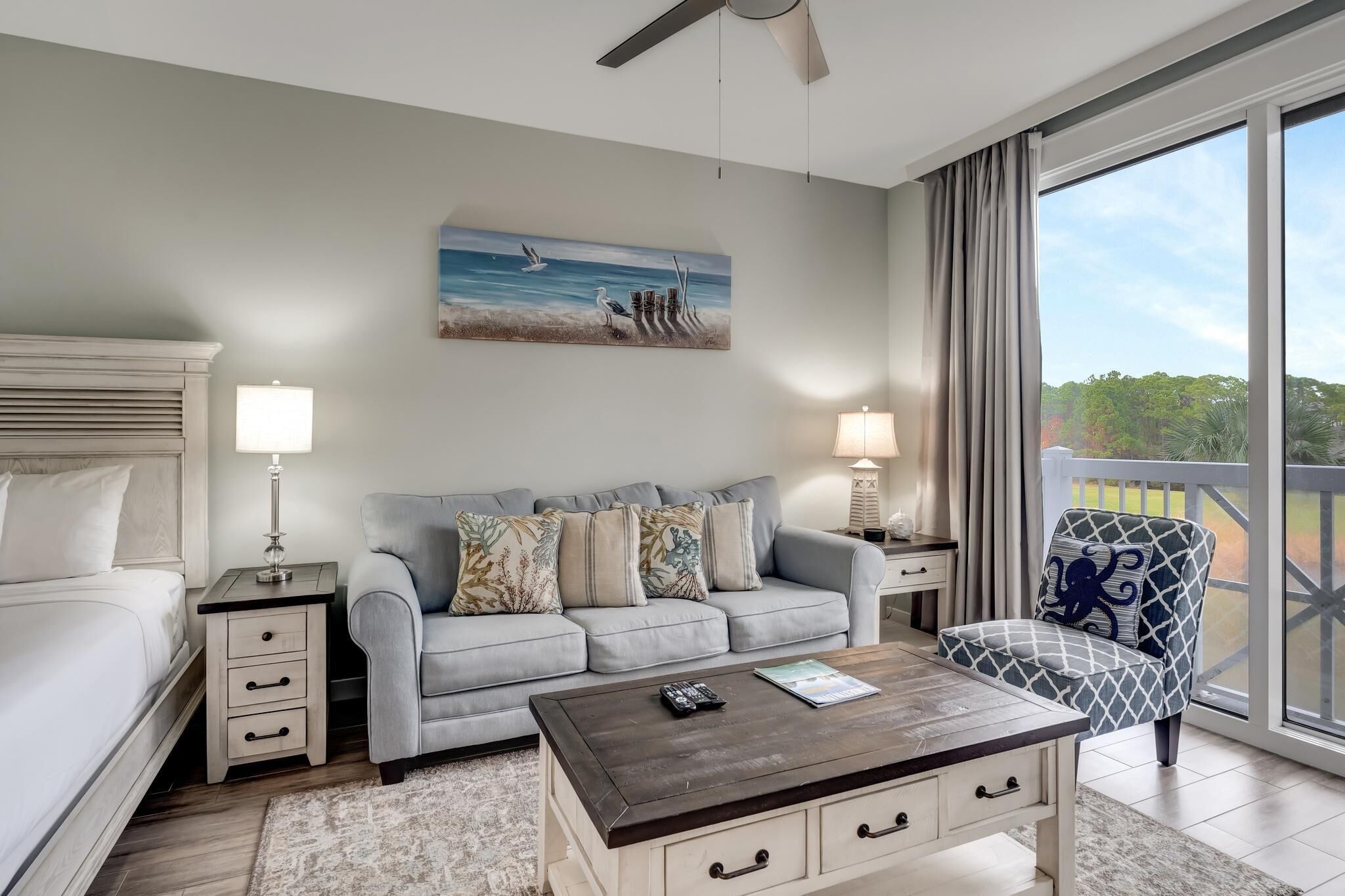 Enchanting 2nd Floor Studio near Baytowne Wharf: Updated Unit with King Bed Overlooking Golf Course at Sandestin Golf and Beach Resort!