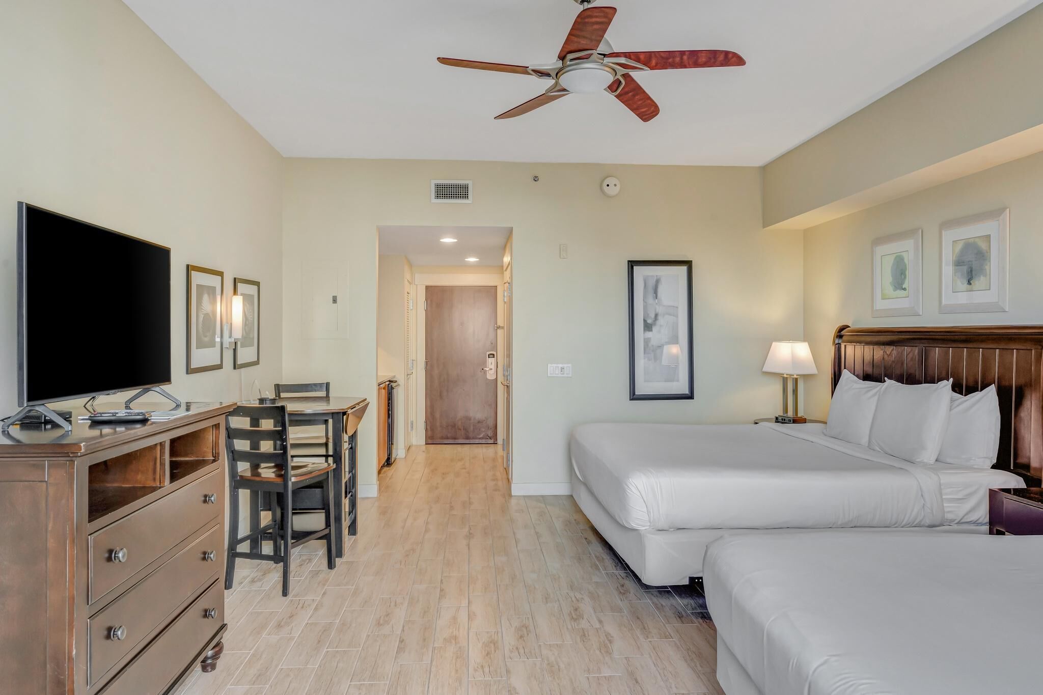 1 室のベッドルーム、インターネット、ベッドシーツ