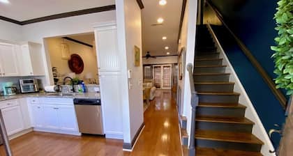 Townhouse in the West End steps from everything! Main St, Falls Park, Baseball
