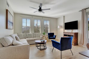 TV - Southern Charm Retreat: 4th Floor Corner Unit in The Grand Sandestin at Sandestin Golf and Beach Resort! (Miramar Beach)