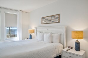 2 bedrooms, Internet, bed sheets - 2BR/2BA Bayfront Bliss ~ Bahia Condo ~ Golf Cart! (Miramar Beach)