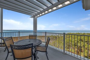 Outdoor dining - "Elation Condo: 2 BR | 2 BA Oasis with Two King beds and Sleeper Sofa" at Sandestin Golf and Beach Resort! (Miramar Beach)