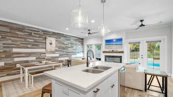 冰箱、微波炉、烤箱、炉灶