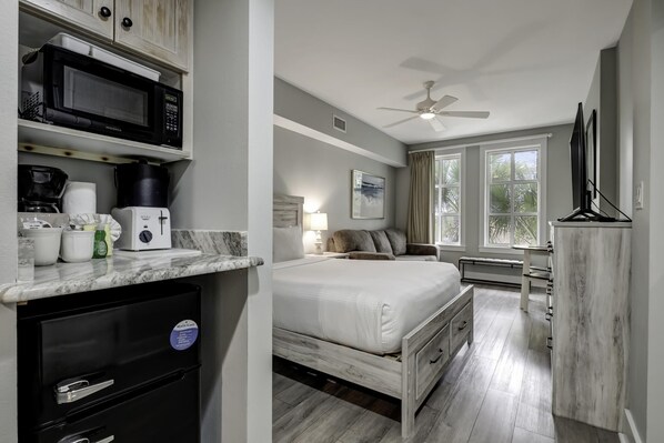 1 bedroom, internet, bed sheets