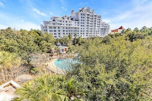 Pool - 5th Floor Bahia Condo: Courtyard and Pool Views, King Bed at Sandestin Golf and Beach Resort! (Miramar Beach)