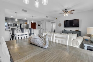 Dining - Observation Pointe One-Bedroom Retreat - Your Front-Row Seat to Baytowne Wharf's Magic at Sandestin Golf and Beach Resort! (Miramar Beach)