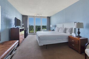 1 bedroom, WiFi, bed sheets - Coastal Comfort - Unwind in Our King Studio for Two, Combined with Room 6783 for an Extended Retreat at Sandestin Golf and Beach Resort! (Miramar Beach)