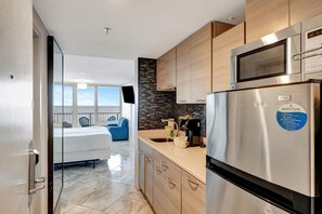 1 bedroom, Internet, bed sheets - Bayview Escape - Intimate Bayside Studio with King Bed for Ultimate Relaxation! at Sandestin Golf and Beach Resort! (Miramar Beach)