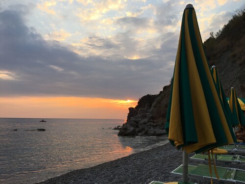 Il Gallo - A jewel overlooking the mediterranean sea and the old town of Tropea 