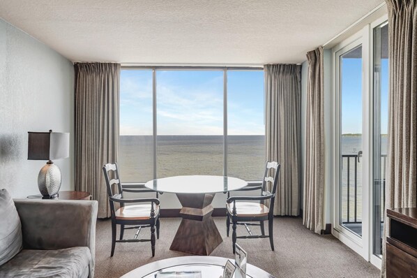 TV - Bayside 1-Bed Retreat: 4th Floor at Sandestin (Miramar Beach)